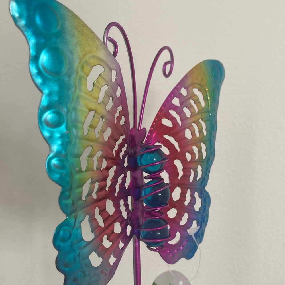 NWT- Set of 5- Colorful Painted Metal Butterfly 🦋 Yard Stakes w/ Marble Bodies - Picture 5 of 17